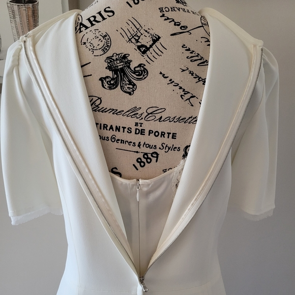 Dolce& Gabbana Bow-Emblished Cady Midi Dress. Size 44(Italian) to 8 US . - Picture 3 of 16